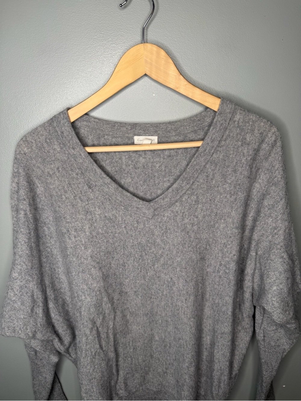 Garnet Hill Essential Cashmere V-Neck Sweater - Picture 4 of 13